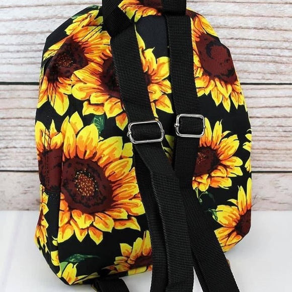 Mini Sunflower Backpack! - Picture 2 of 3